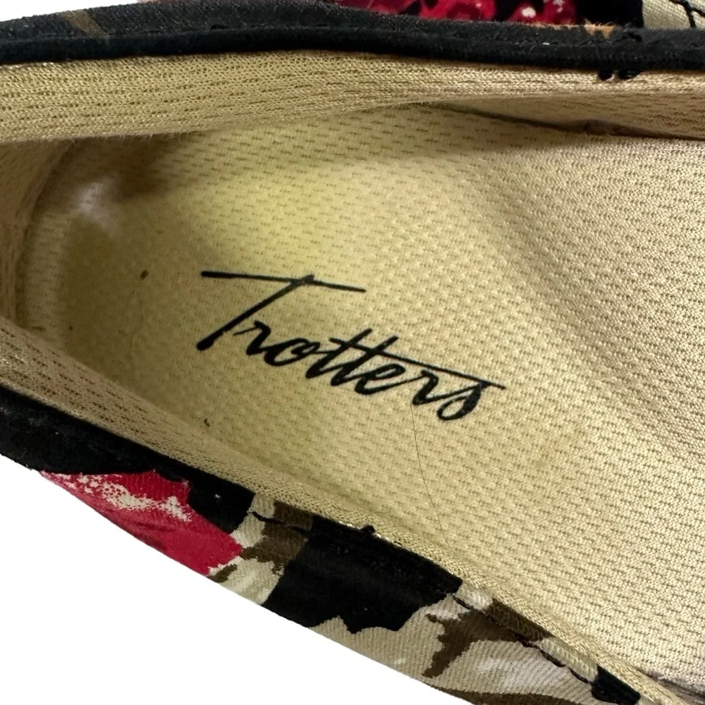 Trotters Accent Floral Loafer Flats Cushioned Removable Footbed Slip On Size 8.5